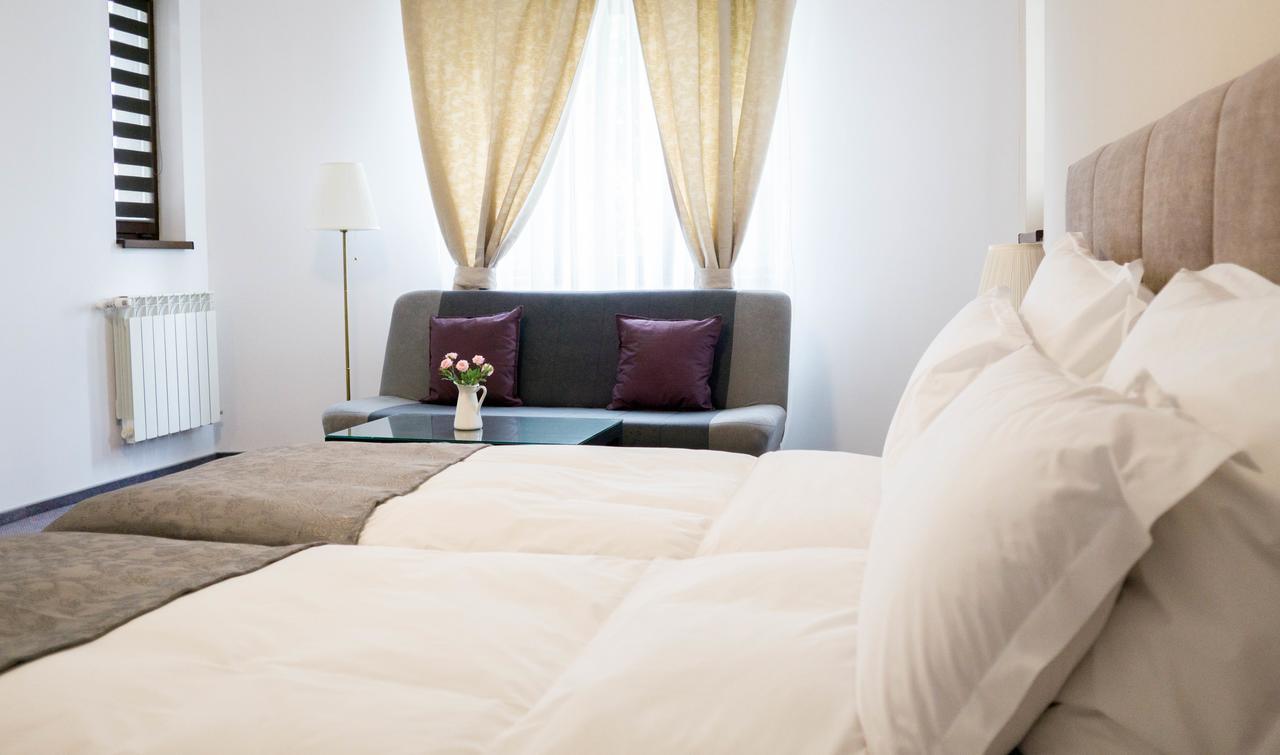 Nest Hotel Drobeta Turnu Severin Exterior photo