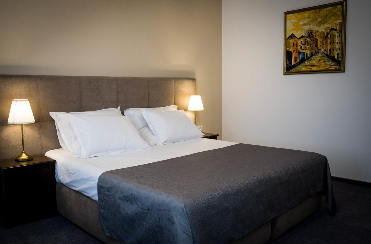 Nest Hotel Drobeta Turnu Severin Exterior photo